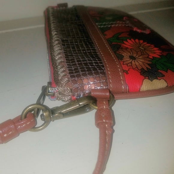 Sakroots Floral Artist Circle Small Zipper Wristlet Wallet Red Gold - Picture 8 of 8